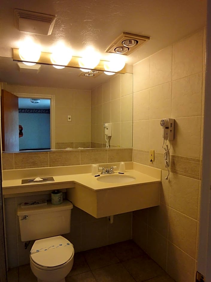Hyannis Travel Inn