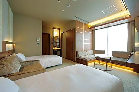 Twin Room with Sofa Bed and Bath with View - Non-Smoking