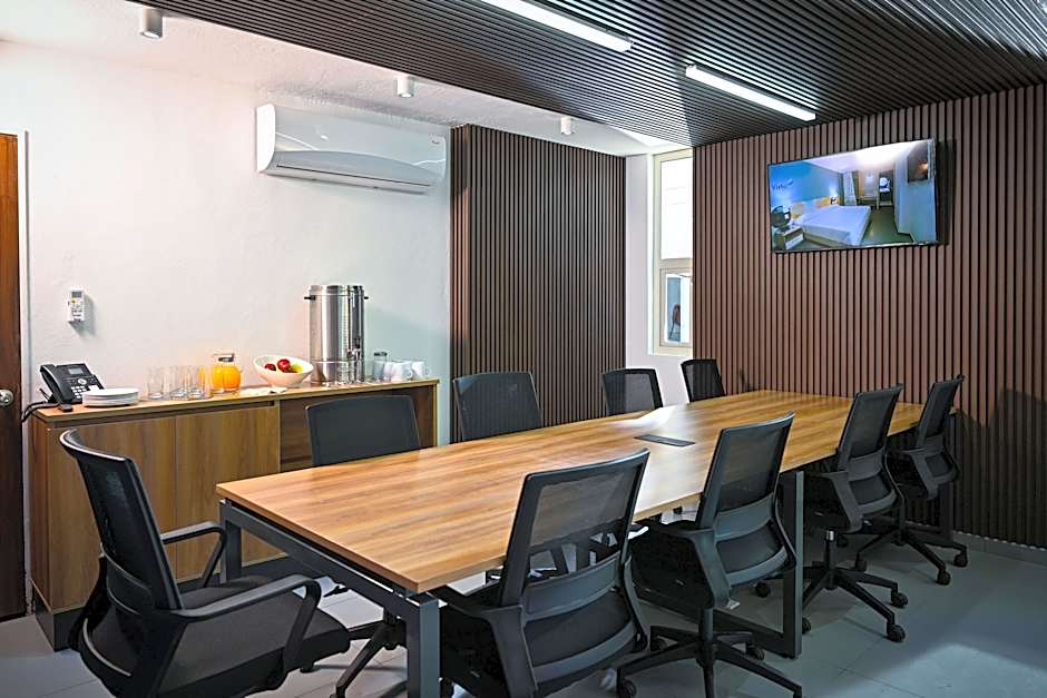 Vista Express Guadalajara Expo Surestay By Bw