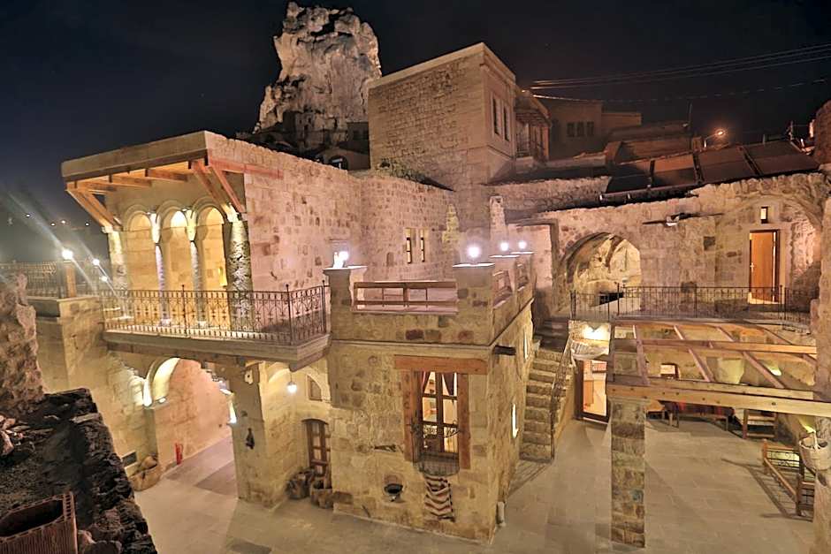 Abu Hayat Cave Suites