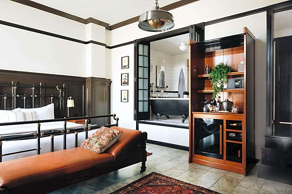 Chicago Athletic Association, part of Hyatt