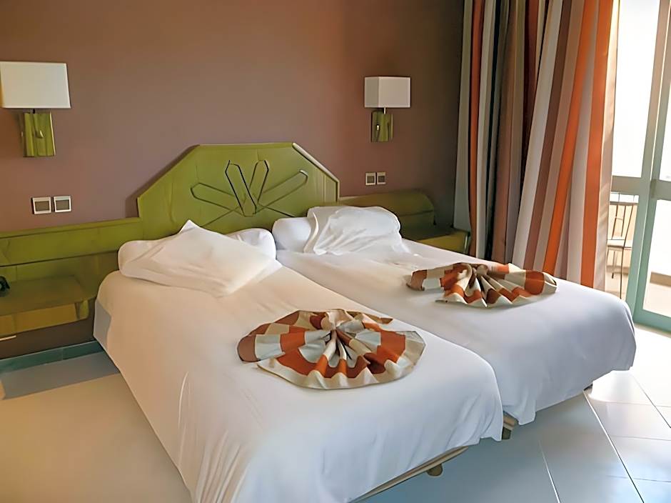 Chems Hotel