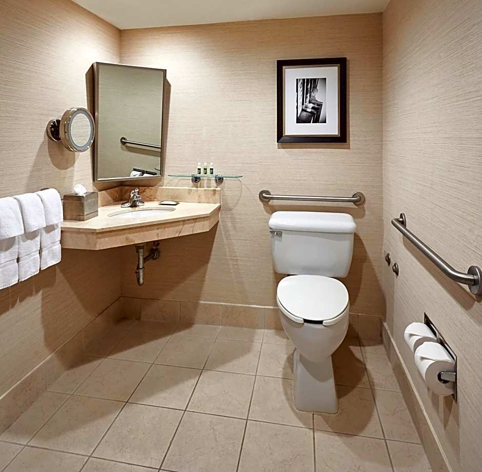 Best Western Plus Waterfront Hotel