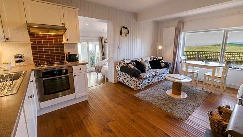 Chesil Beach Lodge Burton Bradstock Dorset DT64RJ
