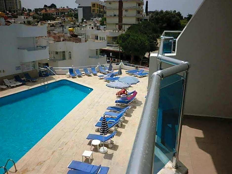 Ponz Hotel