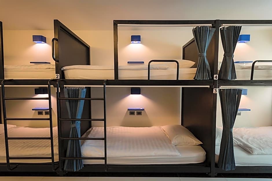 BearPacker Patong Hostel