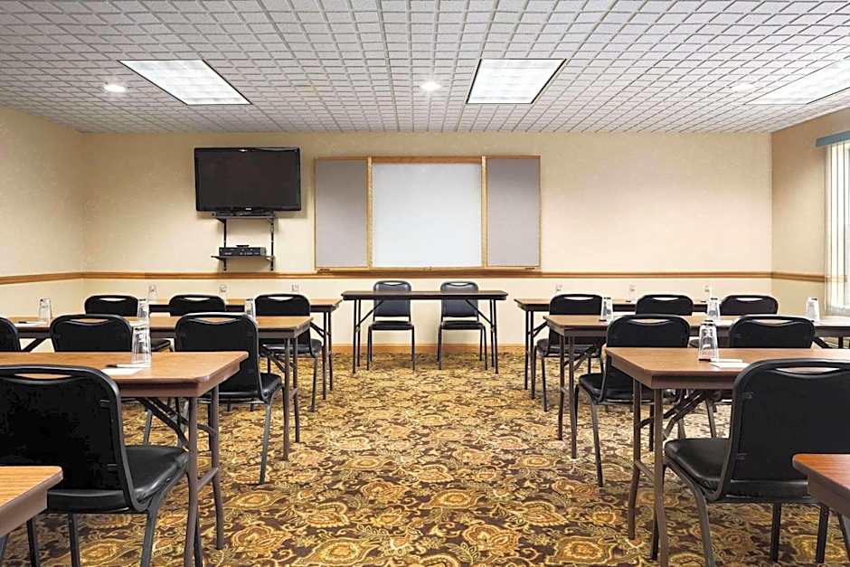 Country Inn & Suites by Radisson, Columbus West, OH