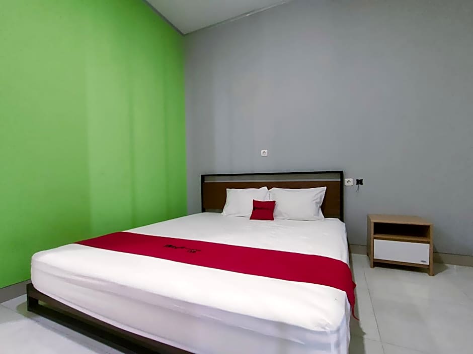 RedDoorz @ Araya House Ngawi