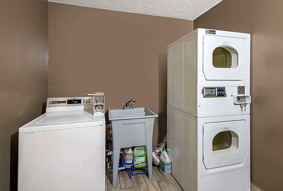 Econo Lodge Inn & Suites Diamondhead