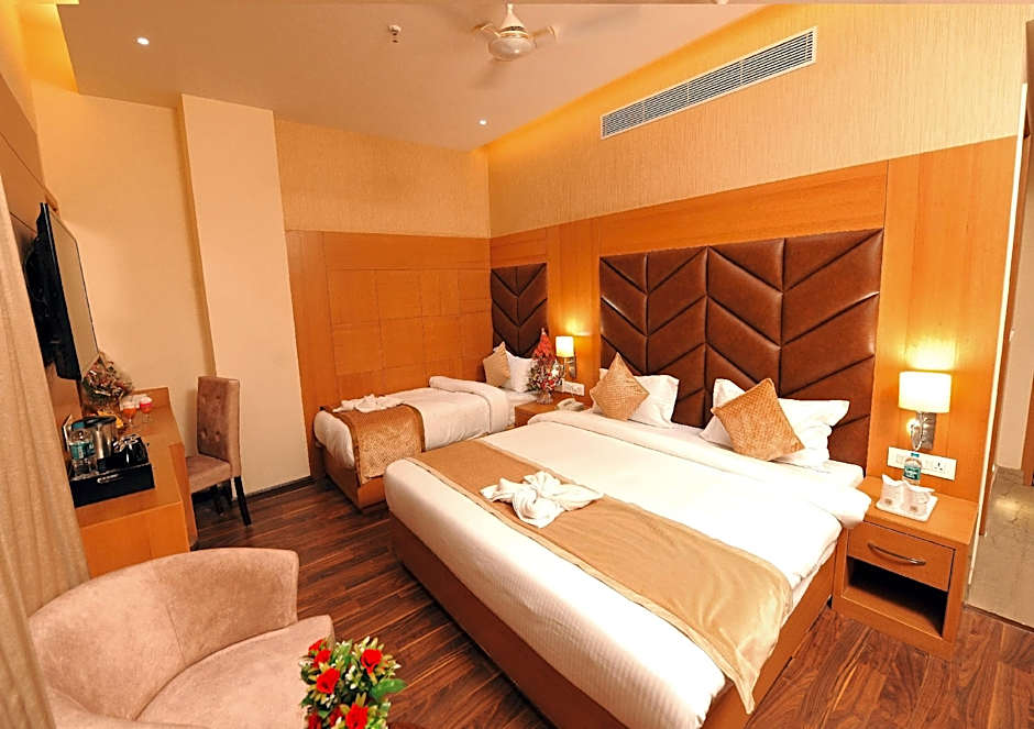 Hotel Landmark Near Golden Temple