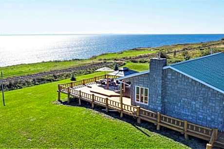 The Simeon - Upscale Bay Views by Doorbed