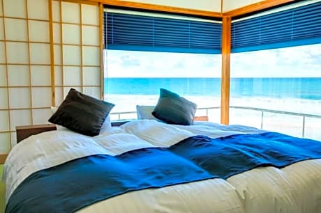 Japanese-Style Hollywood Twin Room with Ocean View