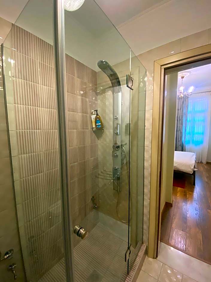 Le Bijou Luxury Rooms & Suites