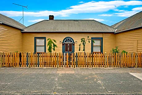 Robinson Cottage