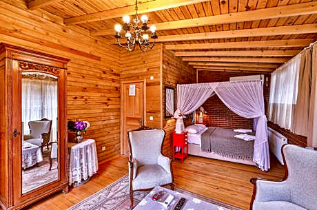 Bungalow with River View