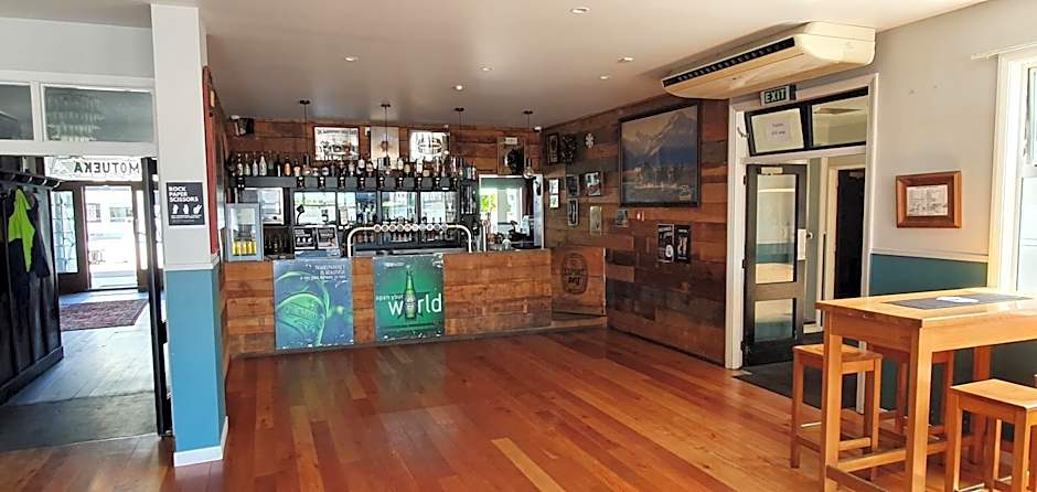 Hotel Motueka - Some weekends may have loud Live Music playing