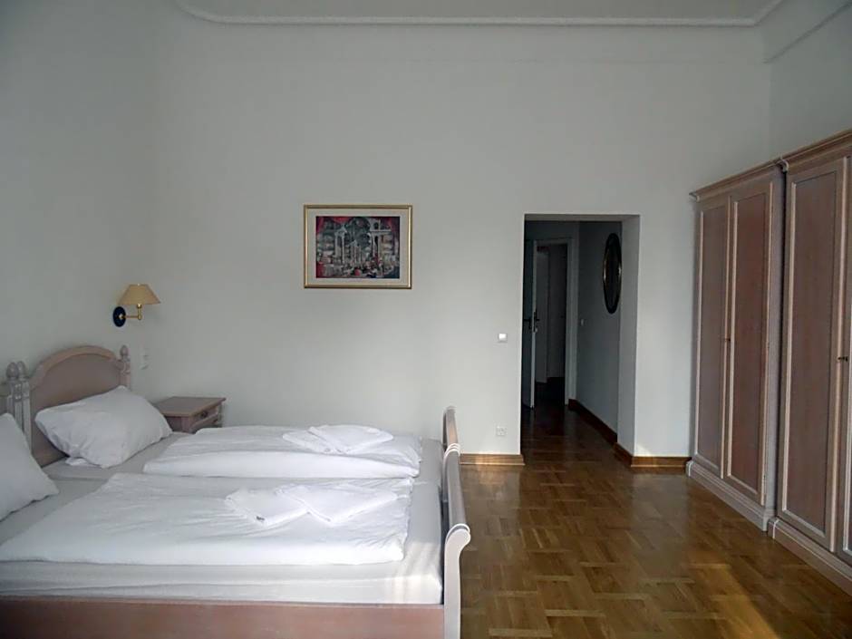 Zdjęcie 1 z 11 — Double Room