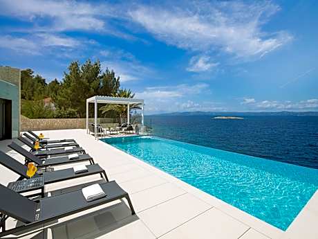 Beach Villa in Korcula with Pool