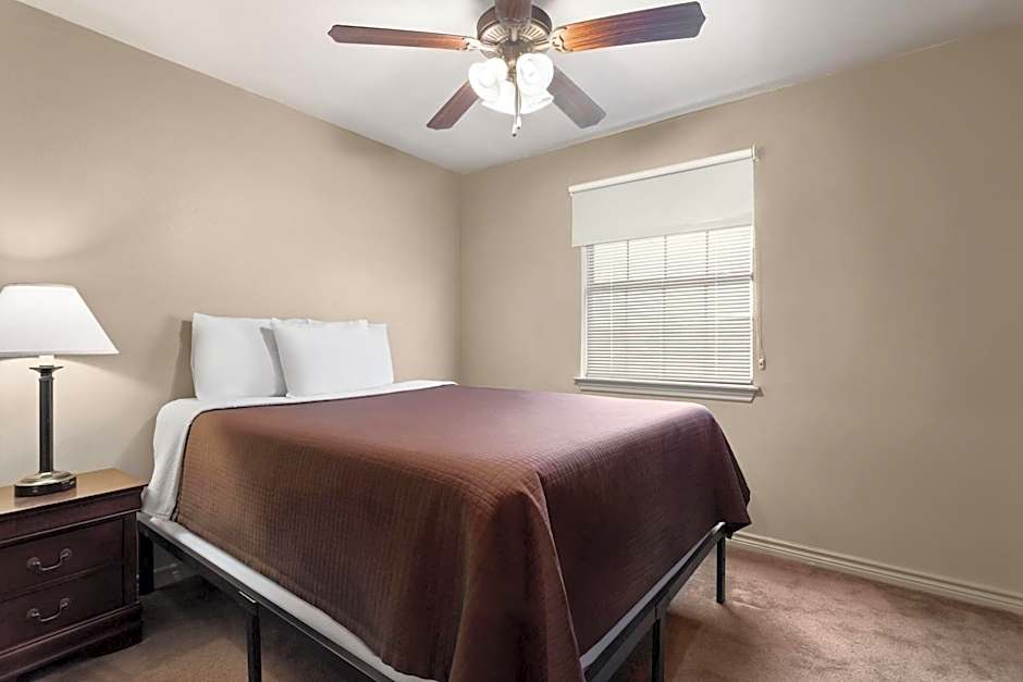 Eagle's Den Suites Big Spring a Travelodge by Wyndham