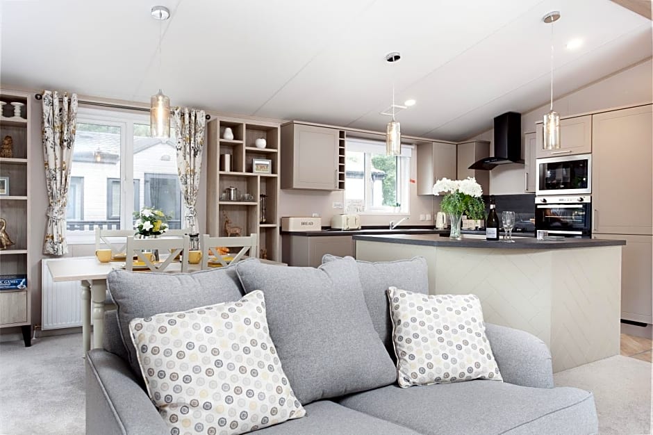 Lakeside Lodge, Green Hill Farm Holiday Village