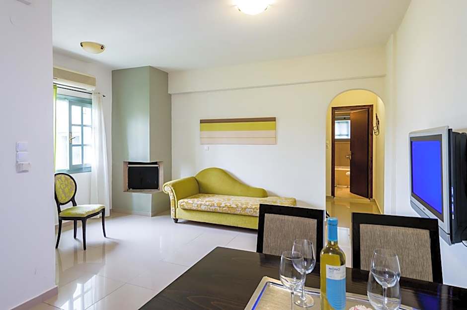 Angela Studios & Apartments