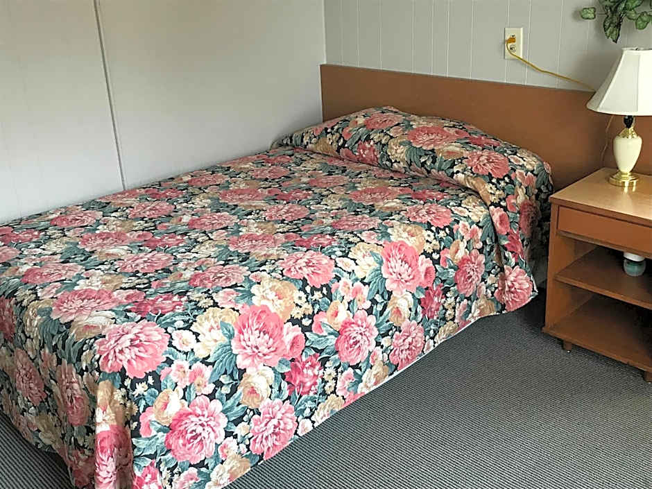 Simmons Motel and Suites