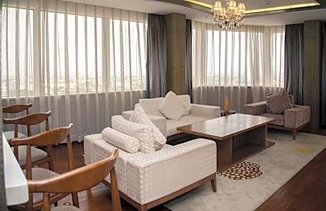 Diplomatic Suite