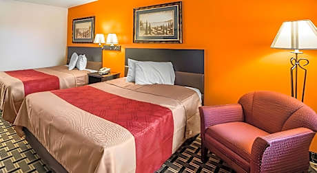 2 Queen Beds