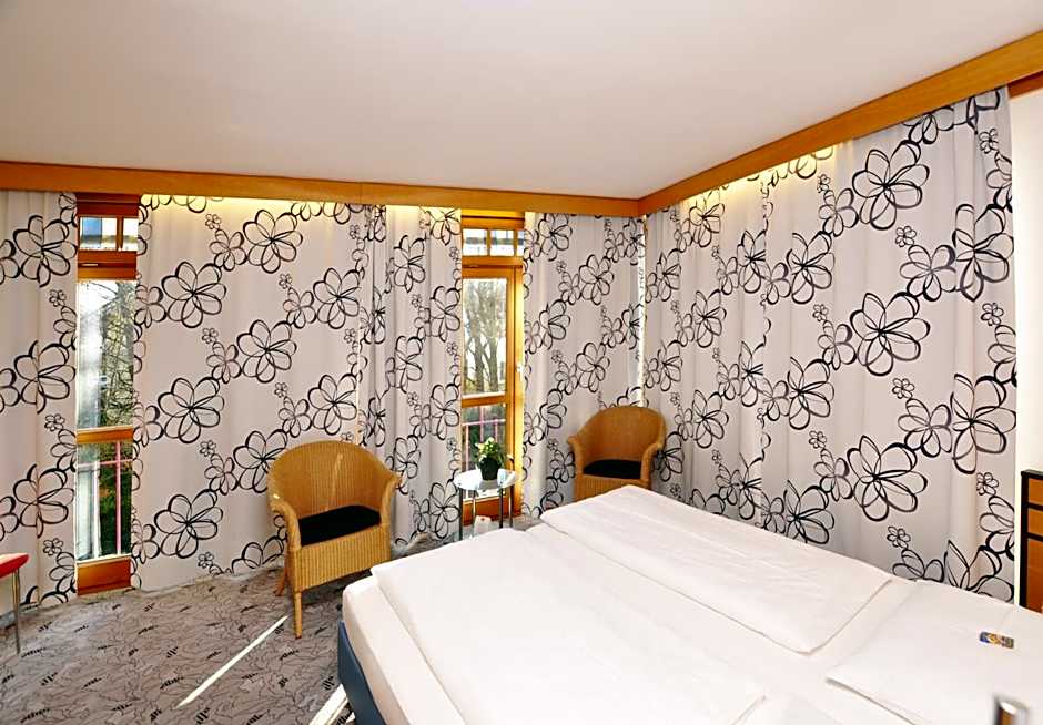 Villa Waldperlach by Blattl