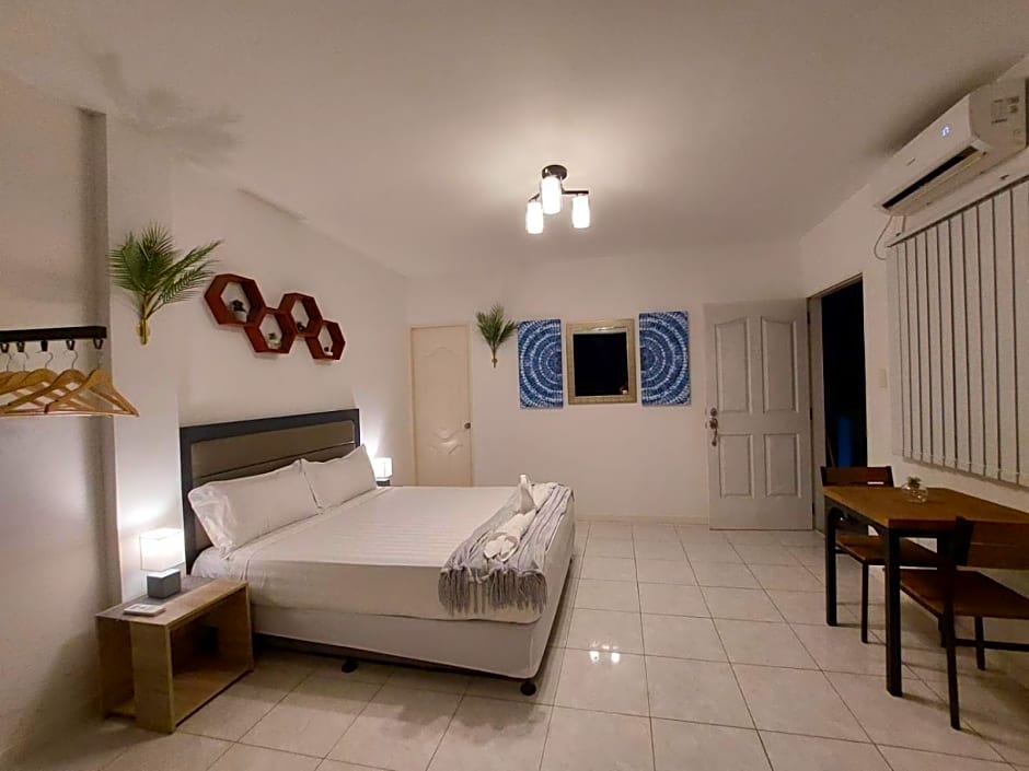 Bonsai Jacuzzi Suites