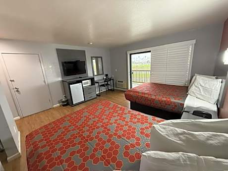 Standard Queen Room with Two Queen Beds