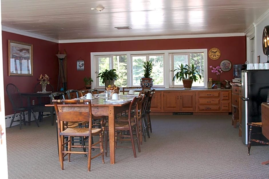 The New Hampshire Mountain Inn