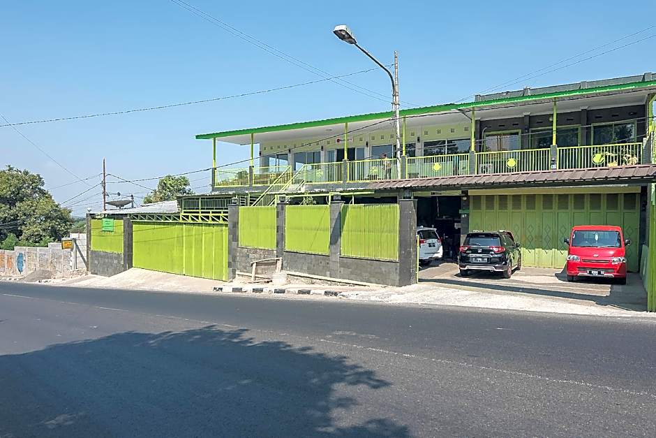 RedDoorz Syariah near Museum Wisma Karya Subang