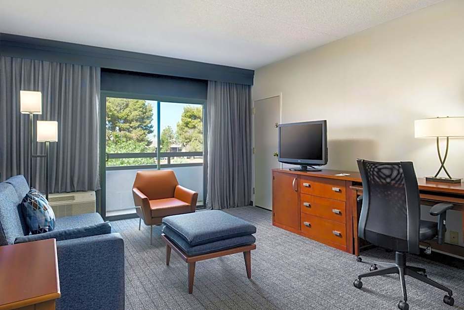 Courtyard by Marriott Phoenix Airport