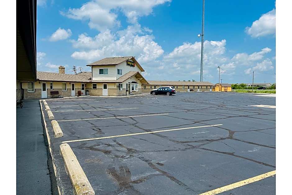 Budget Inn By OYO Toledo Perrysburg I-280