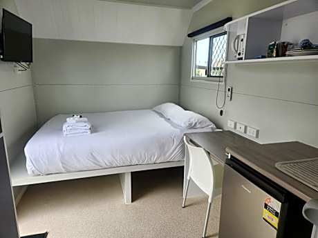 Compact Queen Van Room