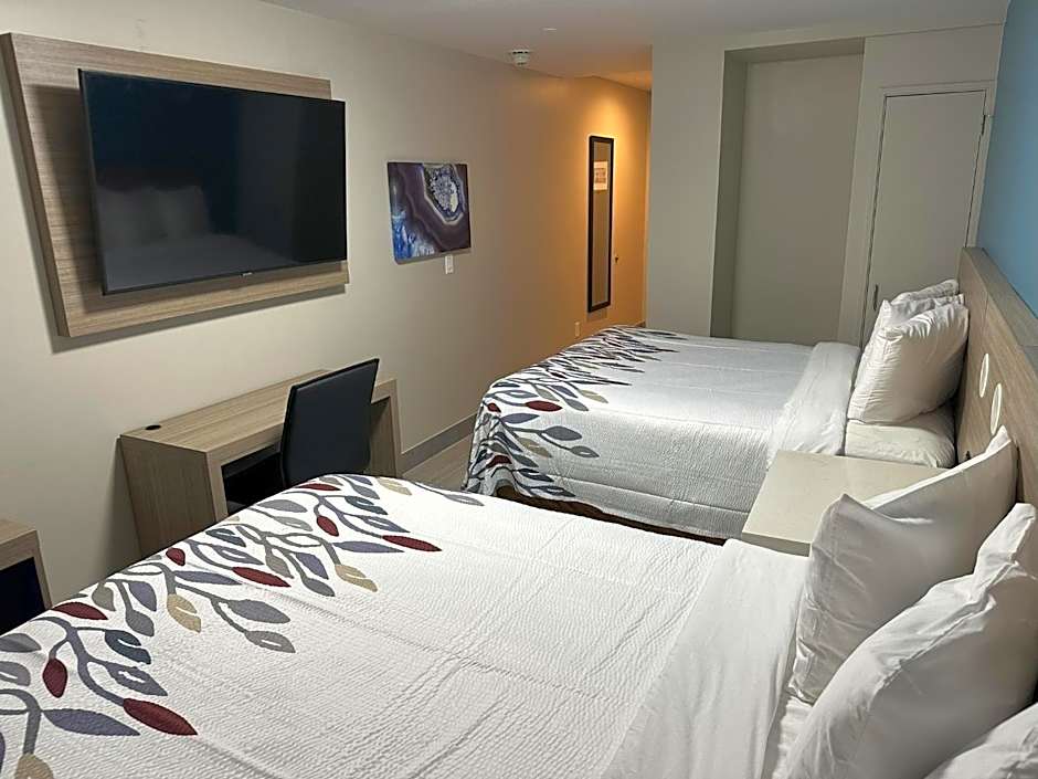 Red Roof PLUS Brooklyn - Flatbush Ave