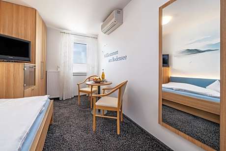 Single Room with Private Bathroom