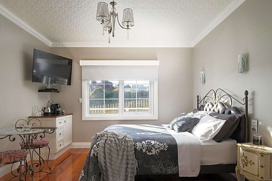 Noah's Stanley Luxury Bed and Breakfast