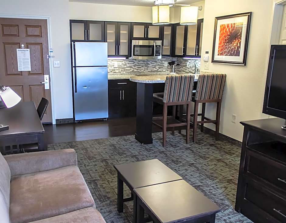 Staybridge Suites Minot By IHG