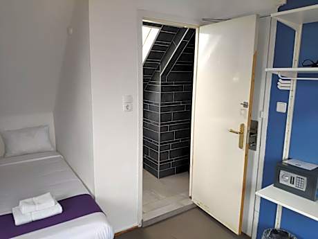 Quadruple Room with Bathroom