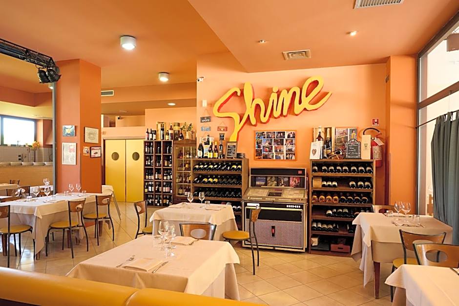 Albergo Shine