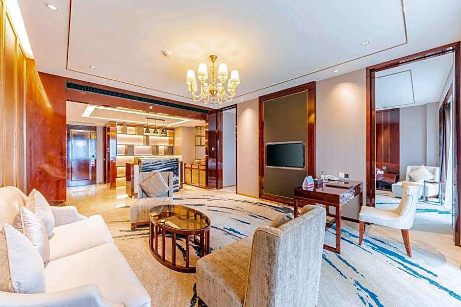 Photo 1 of 4 of Executive Suite