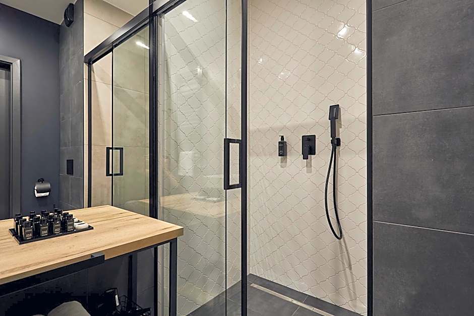 The Bridge Suites Hotel