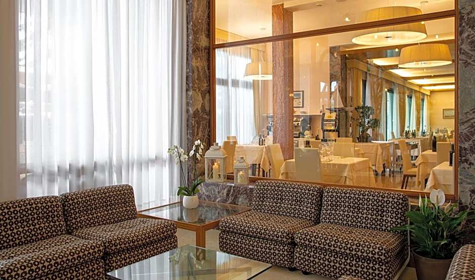 Hotel Aurora