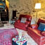 Le Manoir des Pélies Gîte et Chambres d'hôtes de charme à 7kms de Conques Spa, Piscine, Rivière, Thermes de Cransac