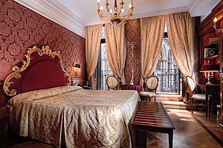 Deluxe Double Room with San Marco Square View