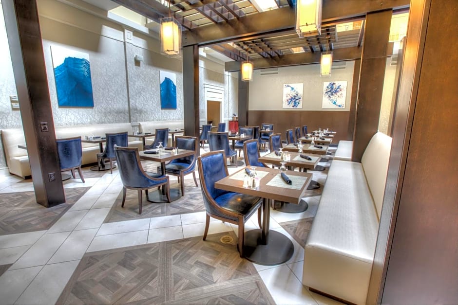 Doubletree Suites by Hilton at The Battery Atlanta