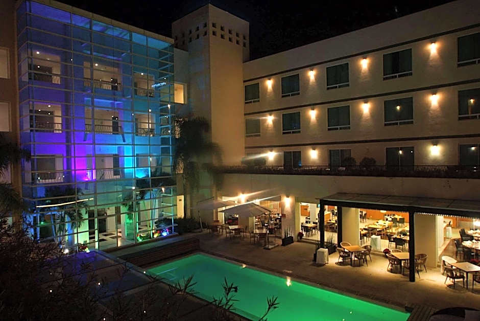 Radisson Poliforum Plaza Hotel Leon