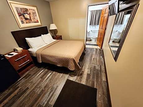 Queen Room - Disability Access